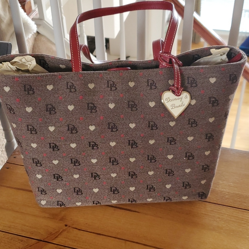 Dooney & Bourke purse